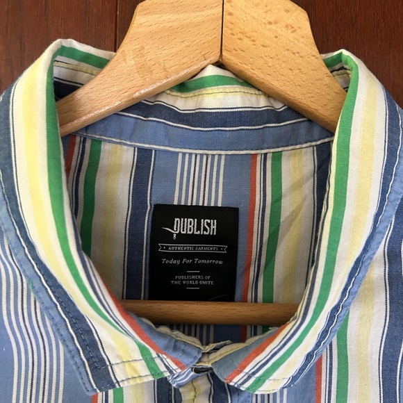 Publish Short sleeves Button Up Blue Yellow Stripes
100% Colton Size XL - Picture 2 of 9